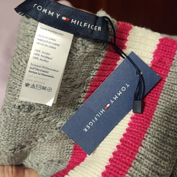 Tommy Hilfiger Gray Scarf with Pink and White Stripes - Picture 4 of 6
